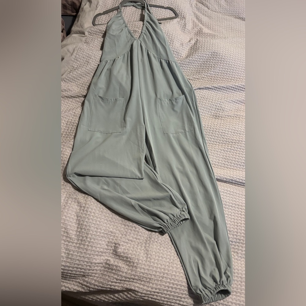 Light Sage Green Jogger Pants with Front Pockets